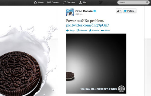 oreo-dunk-in-dark