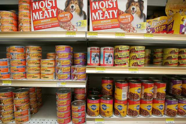 pet_food_on_shelf.jpg
