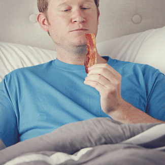 animate-bacon-in-bed