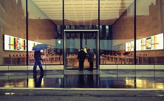 old-ppl-shopping-flickr-11536153886-24d5f743ca-z old-ppl-shopping-flickr-11536153886-24d5f743ca-z